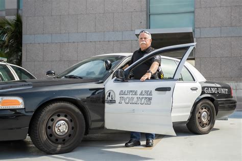 Retiring Sapd Gang Unit Detective Launched Legendary Capers During His