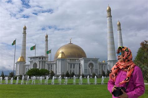 The Turkmenbashi Ruhy Mosque Mausoleum Ashgabat Turkmenistan Leica