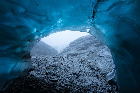 A Rii Shoots In Iceland S Glacier Caves Photoclubalpha