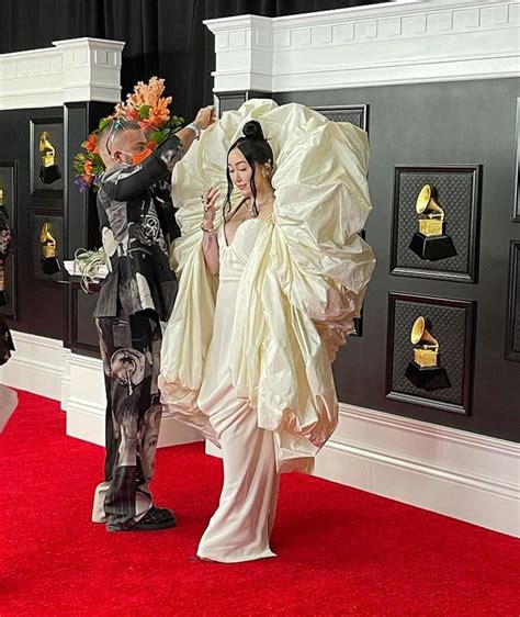 The singer, who is nominated for best new artist at the 2021 grammys, wore a schiaparelli couture gown to the partially virtual event. Noah Cyrus Sexy At Grammy Awards 2021 (7 Photos) | #The ...