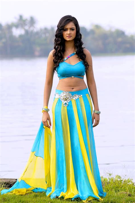 hot navel pics of actress shanvi srivastava so spicy