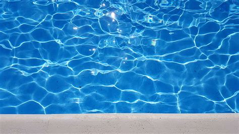 mavi havuz dalgaların sıçrama yaz yüzme havuzu su hd masaüstü duvar kağıdı wallpaperbetter
