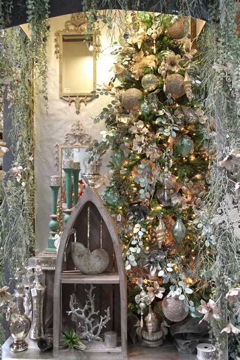 Learn top seven designer tips to create a festive holiday home. Seaside Christmas | Shinoda Design Center