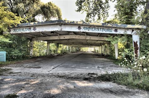 Abandoned Southern Ontario Amusement Park Is An Explorers Dream