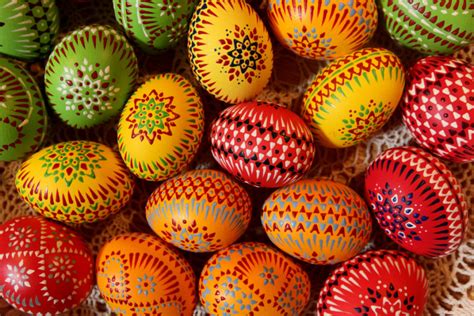 Srpski Tradicionalni Običaji Kada Se Farbaju Jaja I šta Treba Da