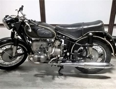 The morning of your delivery, you'll be taken by shuttle to the performance center. R60/2 | BMW Classic Bikes