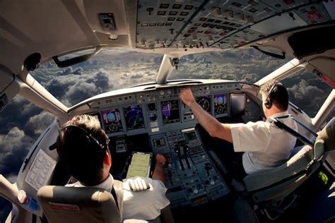 How Much Does It Cost To Become A Airline Pilot