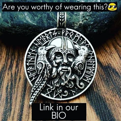 ️this necklace describe odin with the ravens you know both remains close to odin all the time