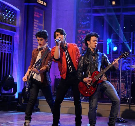 Saturday Night Live Alec Baldwin With The Jonas Brothers Photo Nbc Com