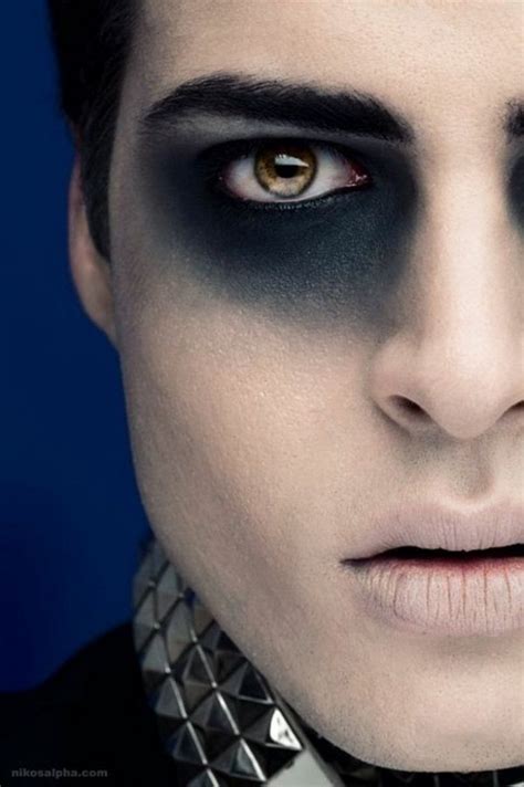 Pin auf Mens Halloween makeup