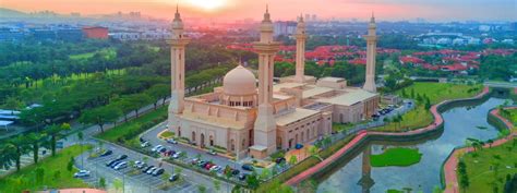 Shah alam was the first planned city in malaysia after independence from britain in 1957. Private Local Guides & Guided Tours in Shah Alam | tourHQ