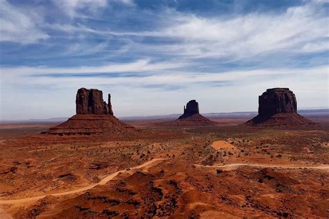 Monument Valley Self Driving Audio Tour