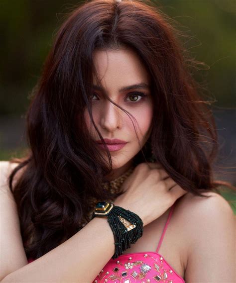 Indian Actress Aamna Sharif Exclusive Hot And Cute Photos Aamna