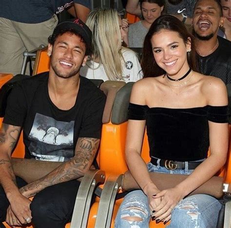 Bruna Marquezine E Neymar Se Divertem Em Parque De Diversões Nos Eua Quem Quem News