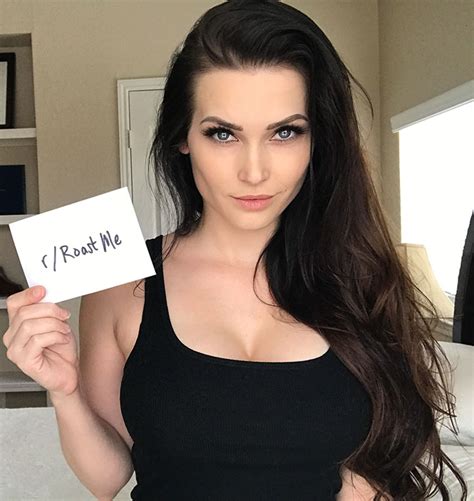 Like and subscribe to cosmicflame for more amazing content! Esta modelo de Instagram subió su foto a R/Roastme, y ...