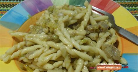 Afferra la foglia dalla testa. Strozzapreti verza e coda di rospo