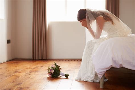 Bride Who Would Not Wait For Dad To Walk Down Aisle Defended Online