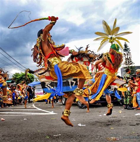 Apakah anda mencari gambar transparan logo, kaligrafi, siluet di kuda, kuda lumping, tari? Yogie Share Knowledge: Kuda Lumping : The Real Indonesia's ...