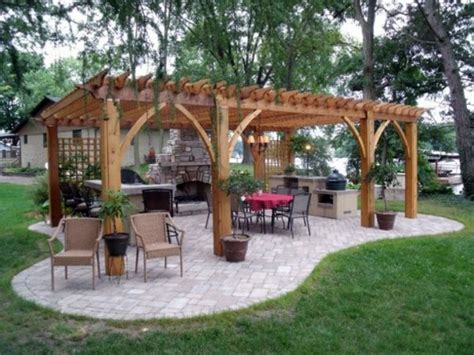 In addition to decoration, pergolas can provide several functions, providing shade, defining a space, and providing a structure for vines and vertical growing plants. How to build a pergola yourself - Instructions and Photos ...