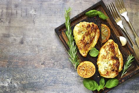 All the food served at chicken kitchen® is prepared from scratch daily in our sparkling kitchens, using locally sourced, natural, fresh and nutritious ingredients. Easy Low-Carb Menu With Skillet Chicken