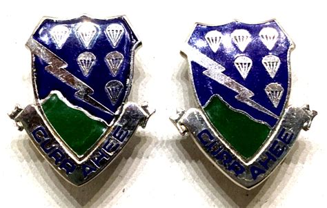 2 Vintage Us Army Currahee 506th Airborne Infantry Regiment Crest Pin