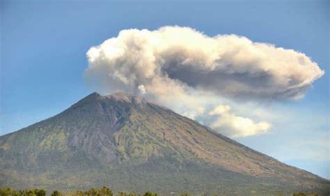 Bali's airport has returned to normal operations after some flights were canceled on friday night following an eruption of the mount agung volcano that spread ash over the south of the indonesian. Bali volcano eruption: Where is Mount Agung? Is it safe to ...