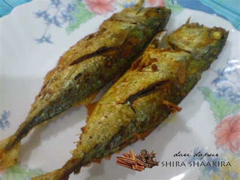 Stir fry kailan with salted fish / kailan ikan masin подробнее. Dari Dapur Shira Shaakira: Resipi: Gulai Nenas Ikan Masin ...
