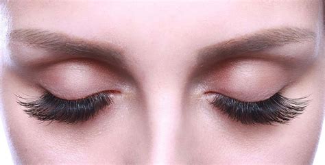 How to Care for your Eyelash Extensions: 5 Top Tips