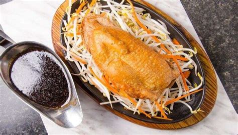Graceful vegetarian restaurant 法海素食軒4675 steeles ave east toronto, markham, ontario. 10 Best Chinese Restaurants In Toronto To Satiate Those ...