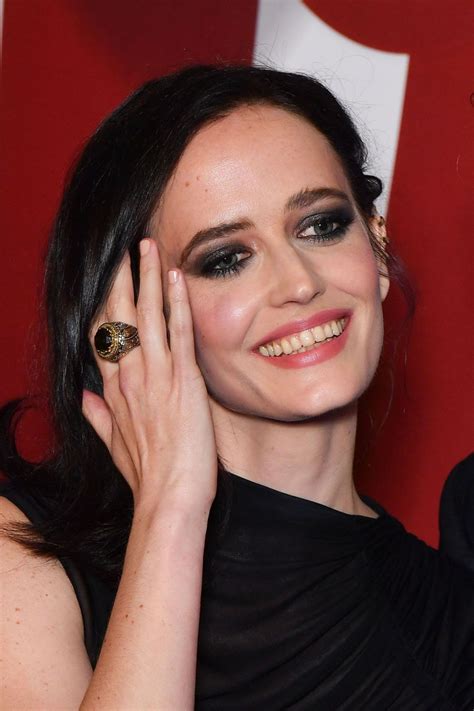 Le nom green est suédois, il ne vient pas du mot anglais green, qui en suédois se dit grön, mais dérive du mot suédois gren signifiant « branche d'arbre ». EVA GREEN at Dumbo Gala Screening in Paris 03/18/2019 ...