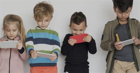 0 items found for mbi in smartphones. Karangan BM - Kesan-kesan negatif penggunaan telefon ...