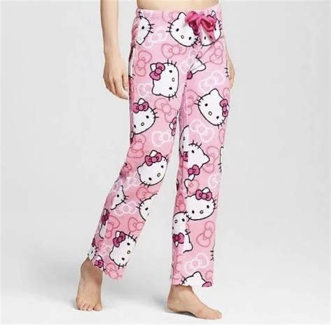 Pin By Sunni On Tyunnjjjj Plush Pajama Pants Hello Kitty Clothes