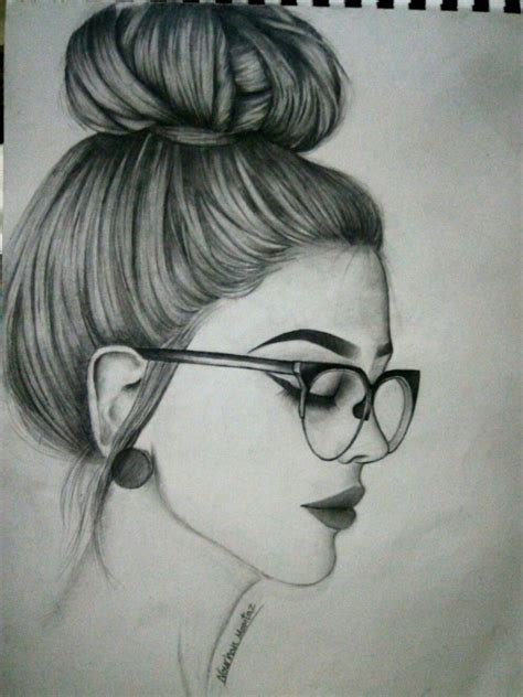 23 Women S Drawings With Glasses Ideas Pencil Sketches Of Girls Pencil Drawings Of Girls