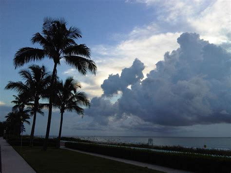 Cool Cloud Formations On Palm Beach AGuyOnClematis