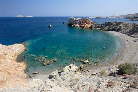 Gute verfügbarkeiten und attraktive preise. Folegandros Beaches You'll Want to Visit