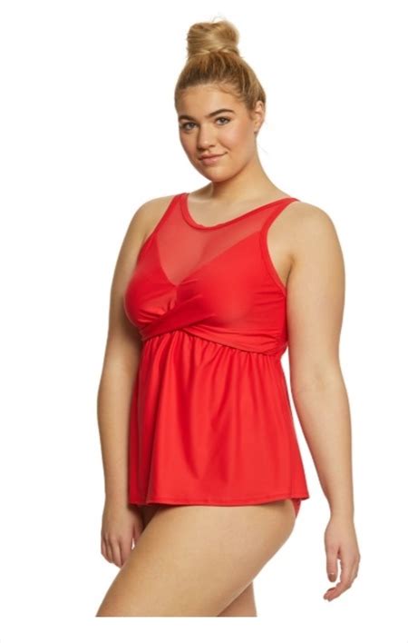 How To Choose Flattering Plus Size Swimwear