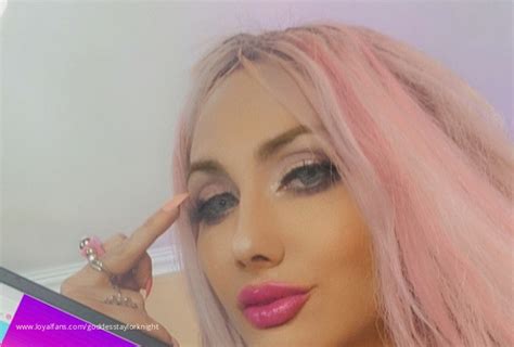 Online Now Goddess Taylor Knight Findom Femdom Official Photos