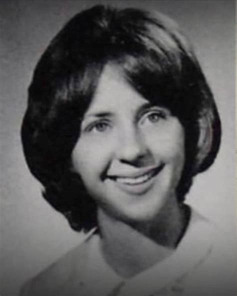 Elizabeth Kloepfer The True Story Of Ted Bundy S Ex Girlfriend