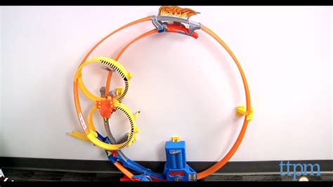 Amazon com hot wheels wall tracks roto arm revolution toys games. Hot Wheels Super Loop Chase Race from Mattel - YouTube