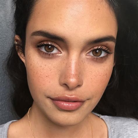 How To Use Makeup With Freckles Mugeek Vidalondon