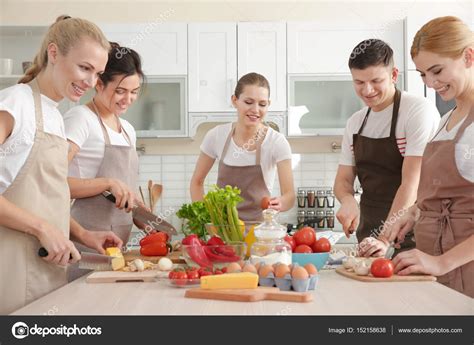 Group Of People At Cooking Classes Dme Wellness