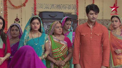 diya aur baati hum watch episode 23 maasa tells emily to leave on disney hotstar