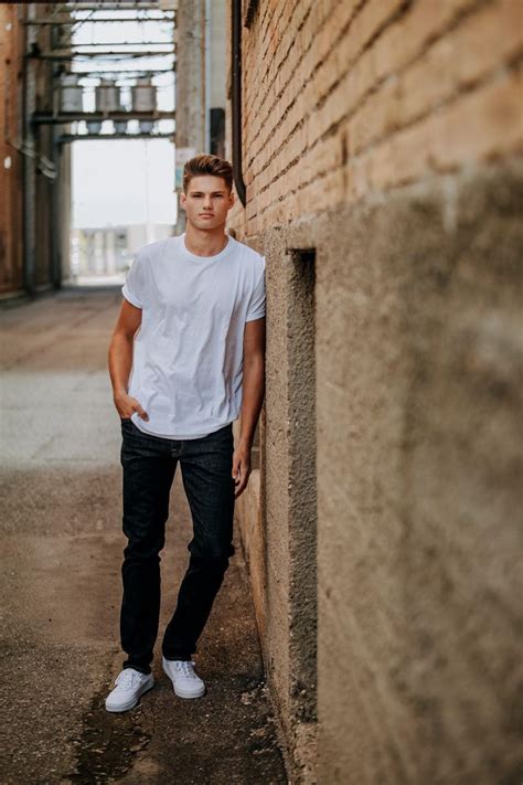 9 Prompts And Poses For Guys Click Love Grow In 2020 Senior Photo