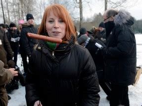 Engagerad för att skapa ett friare, tryggare och mer grönt sverige. Lööf - och mysteriet med den försvunna korven ...
