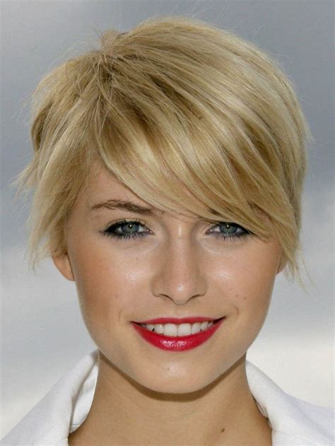 Lena gercke model zeigt mehr als gewollt plotzlich schockt sie. Lena Gercke kurze haare | Capelli, Tagli di capelli e ...