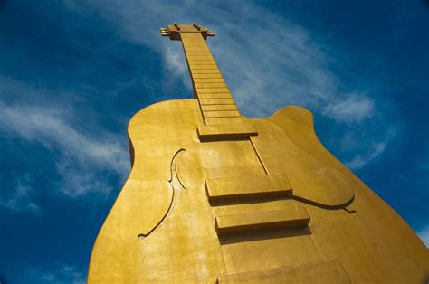 It's australia's largest music festival and one of the top 10 music festivals in the world. The Big Golden Guitar Statue, New England Hwy Tamworth NSW ...