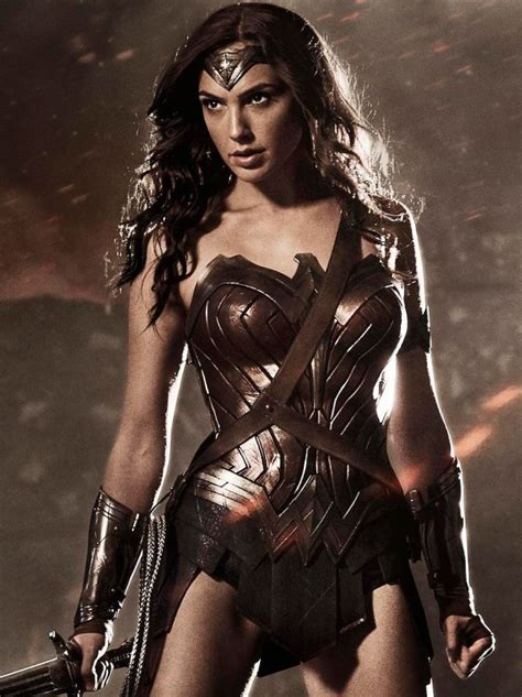 Gal Gadot V Megan Gale Who Did Wonder Woman Justice Batman News