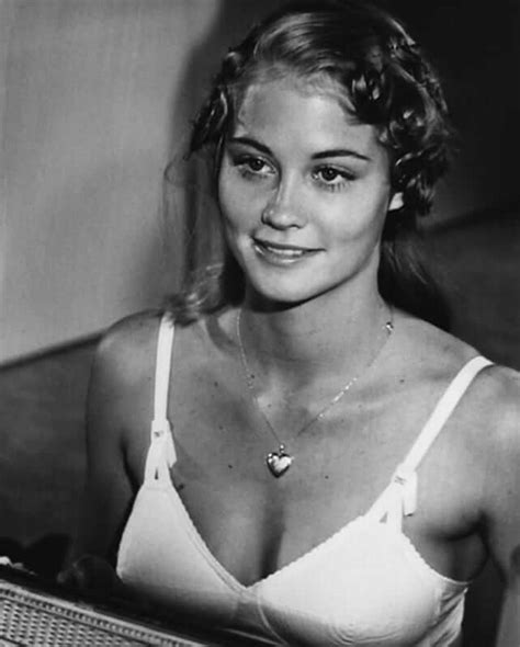 The Hottest Photos Of Cybill Shepherd Around The Net ThBlog