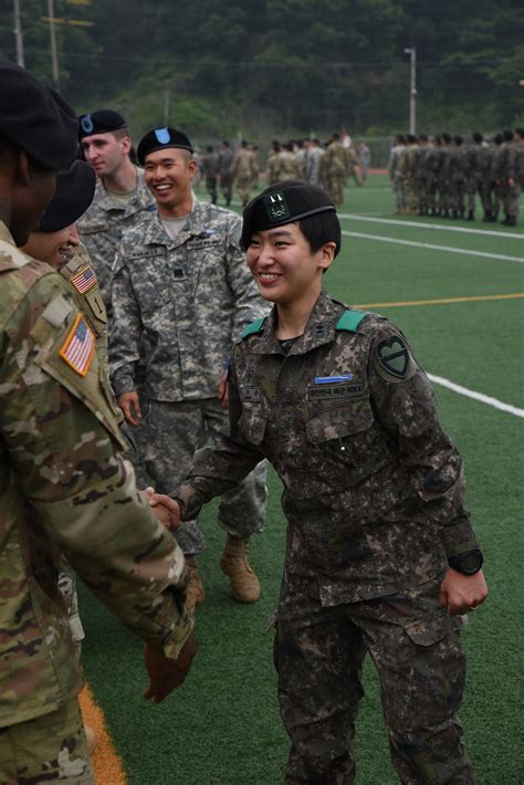 Us South Korean Soldiers Earn Coveted Expert Infantryman Badges