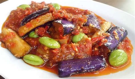 Hidangan yang pas buat makan bersama keluarga di akhir pekan. RESEP BALADO TERONG UNGU PETE